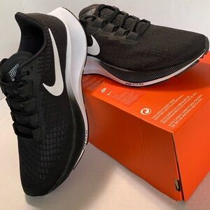 New Mens Nike Air zoom Pegasus 37 Black-White Size 8 🏃🏻👟